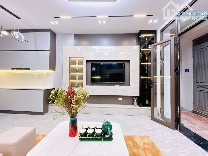 TRẦN THÁI TÔNG-SIÊU HIẾM CẦU GIẤY - NHÀ ĐẸP FULL NỘI THẤT- GIÁ 6.1 TỶ - 4