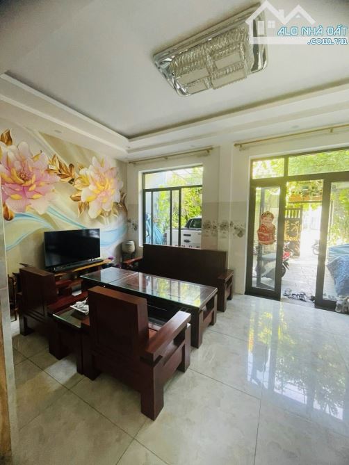 BÁN BIỆT THỰ GẦN BIỂN 3 TẦNG ĐƯỜNG CHU HUY MÂN, SƠN TRÀ- DT 160M2 NGANG 8M. GIÁ 10,5 TỶ TL - 4