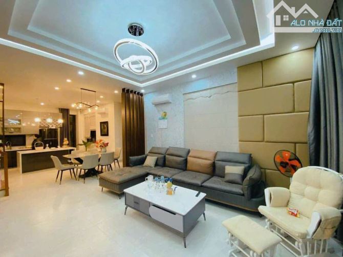 BIỆT THỰ ĐƠN LẬP  - 3 TẦNG ROYAL PARK - - 5