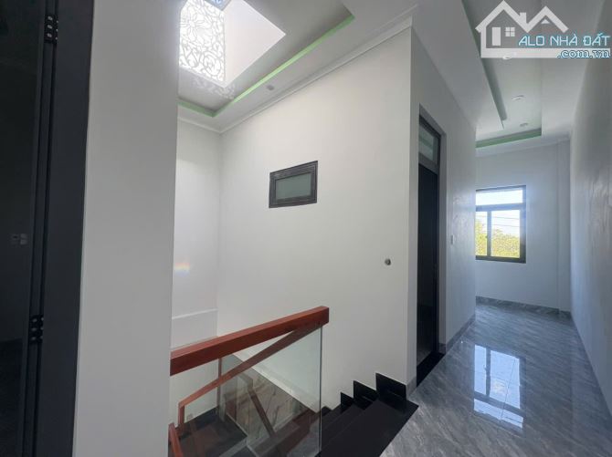 Nhà sân vườn Mặt tiền Nguyễn Chí Thanh - 5