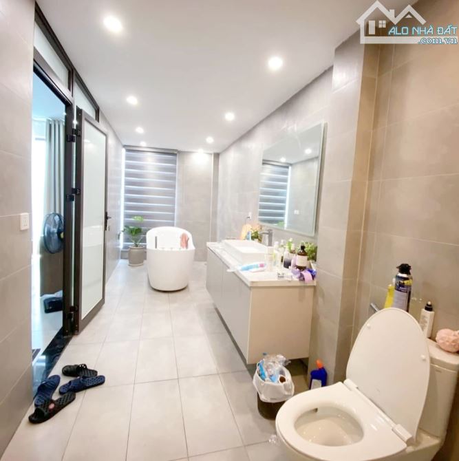 Bán nhà Nguyễn Văn Cừ, Gara ô tô, nội thất đẳng cấp, 10 phút qua nội thành - 5