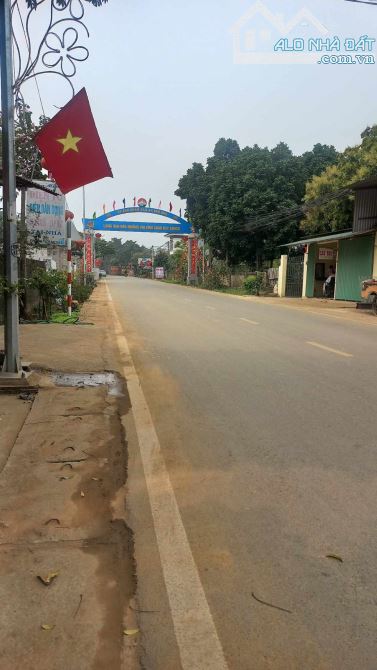 Mặt đường chính vân hòa Ba Vì Hà Nội  465m2 _ 100m2 thổ cư _ 15mặt đường - 5