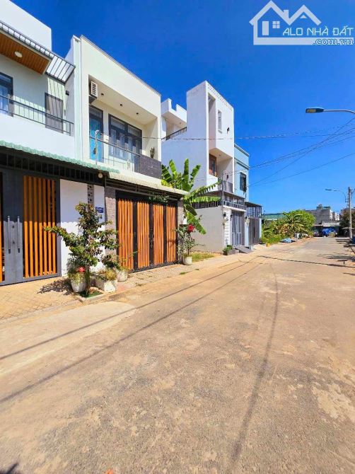 Gấp bán nhà đẹp 2 tầng giá rẻ gần chợ Long Trường Q9 - 5