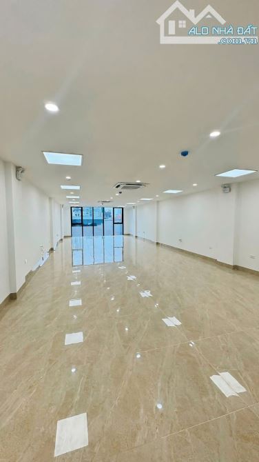BÁN TOÀ VĂN PHÒNG MẶT PHỐ TÔ VĨNH DIỆN 125m2 x 8T THANG MÁY - MT 6m - 72 TỶ - VỈA HÈ -KD - 5