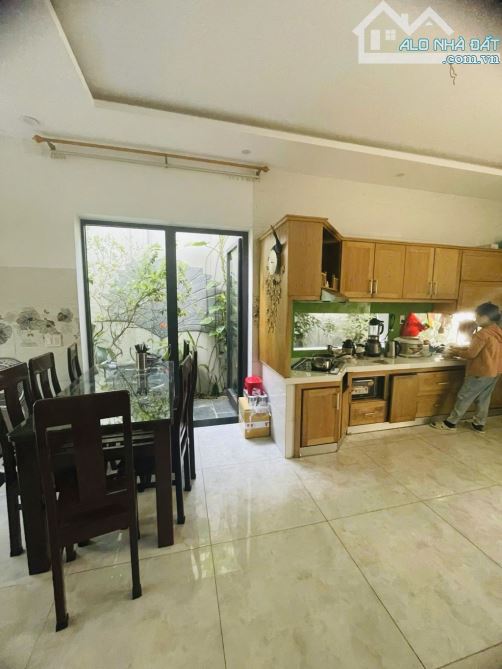 BÁN BIỆT THỰ GẦN BIỂN 3 TẦNG ĐƯỜNG CHU HUY MÂN, SƠN TRÀ- DT 160M2 NGANG 8M. GIÁ 10,5 TỶ TL - 5