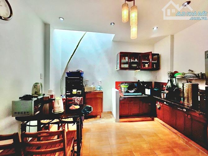 ✨ NHÀ 3 TẦNG BTCT MỚI ĐẸP, HẺM 1/ Ô TÔ ĐỖ CỬA, 42M2 (Ngang 4M x Dài 10.5M) SỔ A4 - 5,5 TỶ - 6
