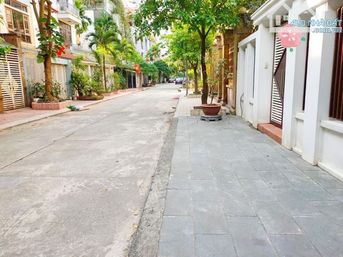 Bán nhà Nguyễn Văn Cừ, Gara ô tô, nội thất đẳng cấp, 10 phút qua nội thành - 6