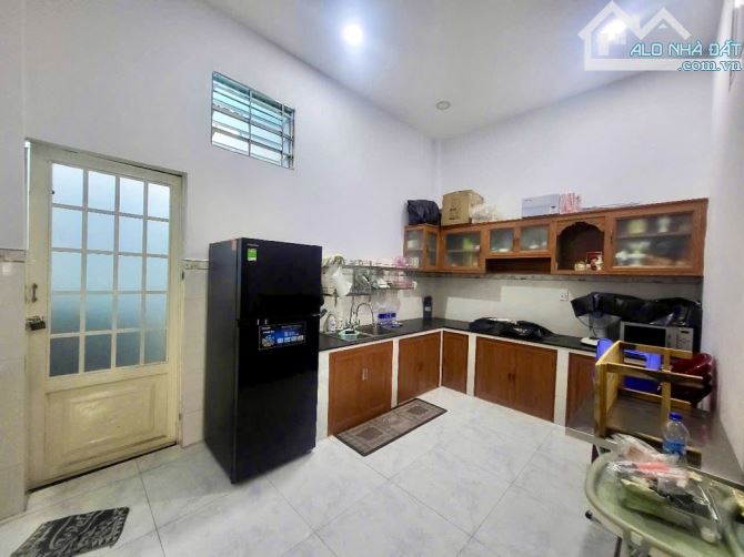 GIÁ TỐT NHẤT PHAN VĂN HỚN - NHÀ 2 MẶT HẺM TRƯỚC SAU - HẺM XE HƠI - 84m2 (4,5x21) Cấp 4 2PN - 6