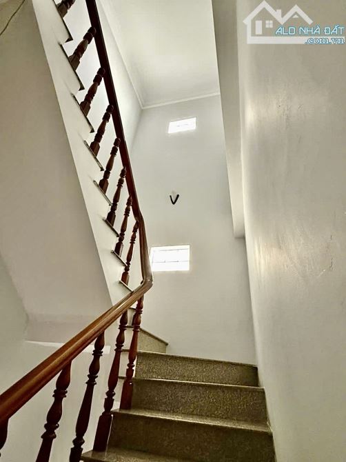 ✨ 4 TẦNG, HẺM XE TẢI THÔNG, chỉ 20M RA MẶT TIỀN, DT: 38M2 (Ngang 7.5M x Dài 5.1M) - 5,6 TỶ - 7