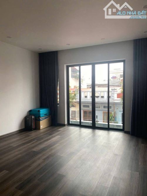 🕌:  bán nhà 3,5 tầng , Nguyễn Trãi, Máy Tơ, Ngô Quyền,DT 52,5m2, đường 5 m 💸 : 6,5 tỷ dc - 7