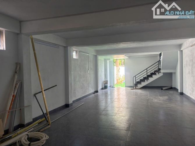 Nhà sân vườn Mặt tiền Nguyễn Chí Thanh - 8