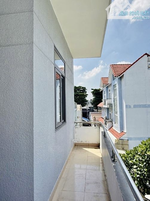 ✨ 4 TẦNG, HẺM XE TẢI THÔNG, chỉ 20M RA MẶT TIỀN, DT: 38M2 (Ngang 7.5M x Dài 5.1M) - 5,6 TỶ - 8
