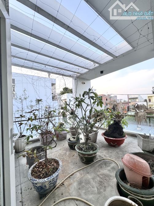 🌴 Bán nhà 3 tầng - 135mv, ngang 9m, 4 p.ngủ lớn - Không QH, LG, Hẻm xe hơi. Pháp lý chuẩn - 8
