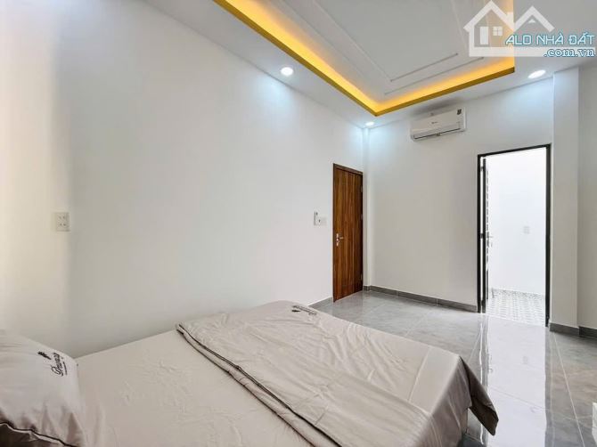 NHÀ ĐẸP GÒ VẤP HƯỚNG ĐÔNG - HẺM XE HƠI 5M - DT 6X11M - GIÁ 6,18 TỶ TL - 8