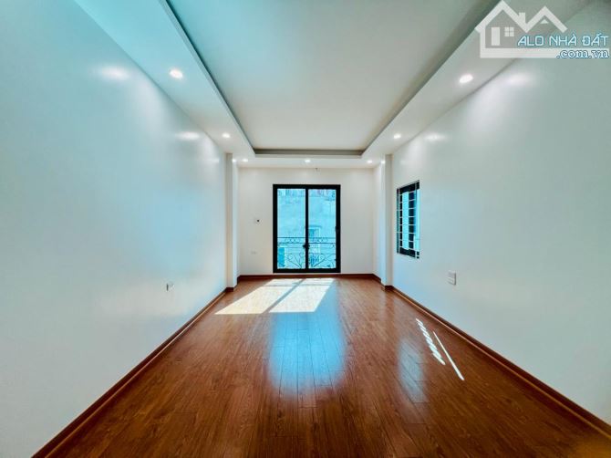 SIÊU HOT ! BÁN NHÀ GẦN XUÂN LA, NGOẠI GIAO ĐOÀN - LÔ GÓC - Ô TÔ ĐỖ - 5 TẦNG - 3,8M MT - 8