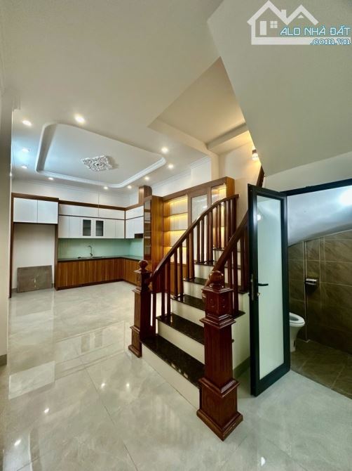 🎯🏰 PHÂN LÔ Ô TÔ - THANG MÁY - 60m *5 TẦNG - NHỈNH 15 TỶ - 8