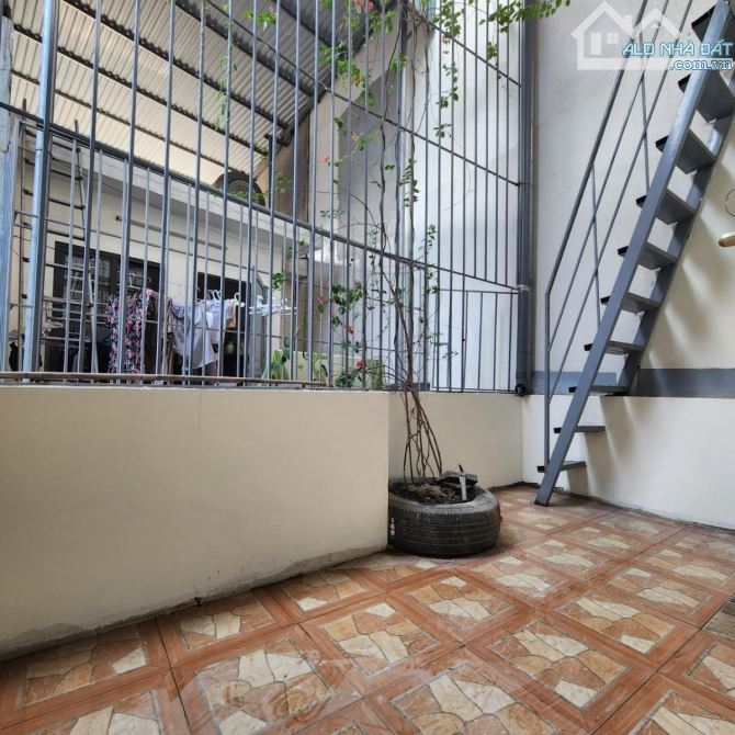 Nhà xinh trong đê Ngọc Thụy - 30m - 5.2 tỷ - 8
