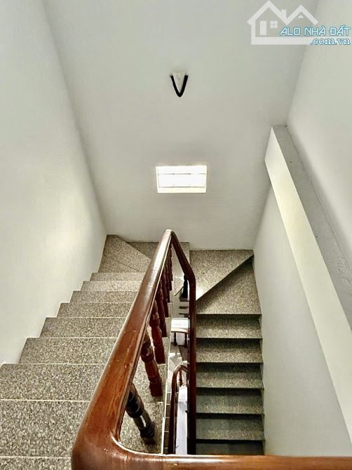 ✨ 4 TẦNG, HẺM XE TẢI THÔNG, chỉ 20M RA MẶT TIỀN, DT: 38M2 (Ngang 7.5M x Dài 5.1M) - 5,6 TỶ - 9