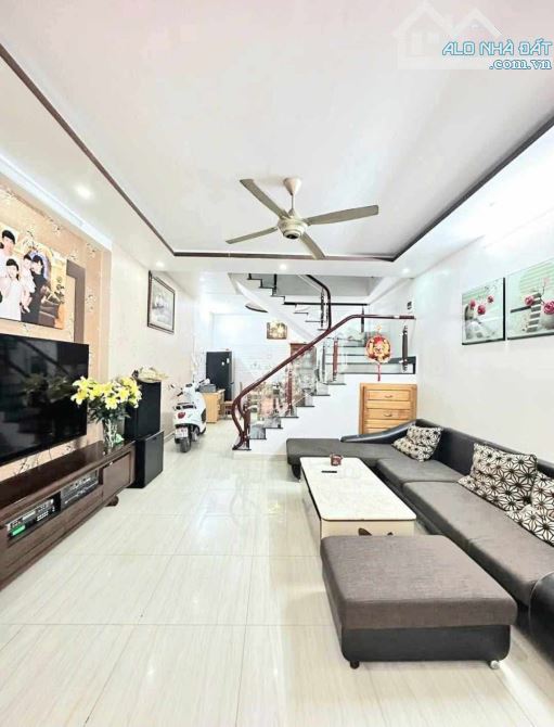 Bán nhà phố Chiến Thắng, 45m2, 4 tầng, giá 8.35 tỷ – Không gian sống lý tưởng