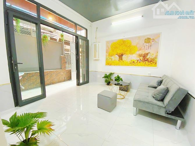 NGAY HOÀNG VĂN THỤ 52M2 - 3TẦNG - 4PN, 4WC, CHỈ 5TỶ XÍU CÒN TL DÒNG TIỀN ỔN ĐỊNH 20TR/THÁN