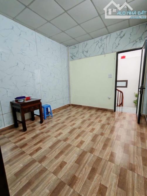 BÁN NHÀ 3 TẦNG- PHỐ THÁI HÀ- ĐẤT PHÂN LÔ -Ô TÔ LÙI CỬA .CÁCH MẶT PHỐ 50M