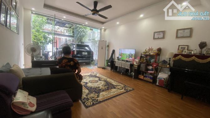 +CHỦ CẦN BÁN GẤP GIẢM CHÀO-1,5 TỶ GIÁ MỚI: 13.5 TỶ(giá cực tốt) -ĐỨC GIANG-Ô TÔ TRÁNH.