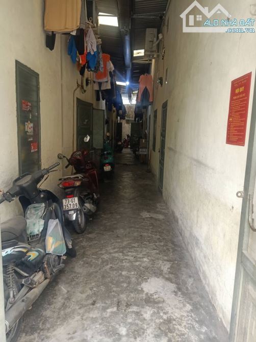 BÁN DÃY 10 PHÒNG TRỌ  DÒNG TIỀN ỔN ĐỊNH 20 TRIỆU/THÁNG kIỆT OTO PHÓ ĐỨC CHÍNH