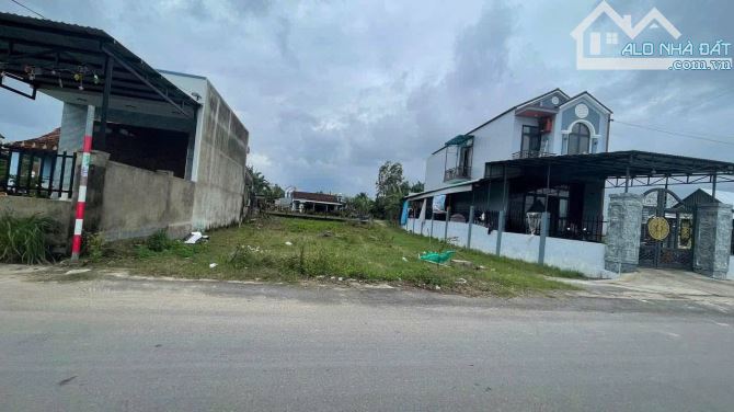 CẦN BÁN LÔ ĐẤT ĐẸP ĐƯỜNG TRẦN QUANG KHẢI GẦN VINCOM LONG THÀNH– DT 260M2 – 1TỶ740 – SHR