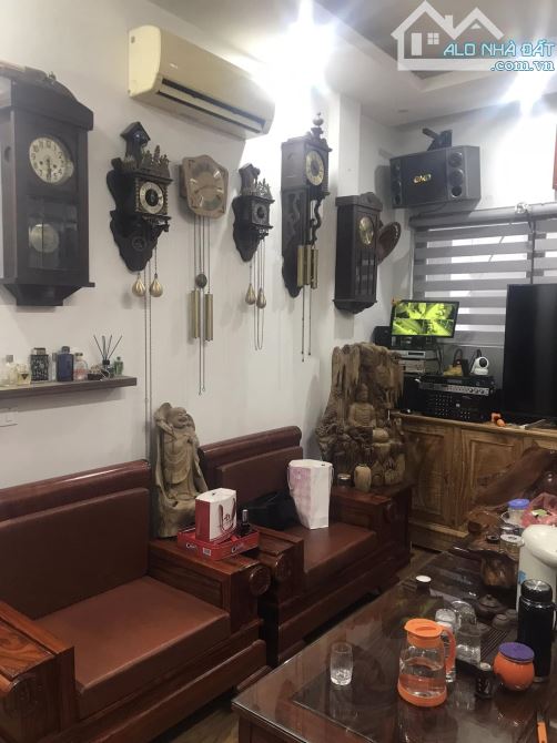Bán nhà ngõ ô tô tránh 850 đường Láng DT 45m, 5 tầng, MT 5.3m