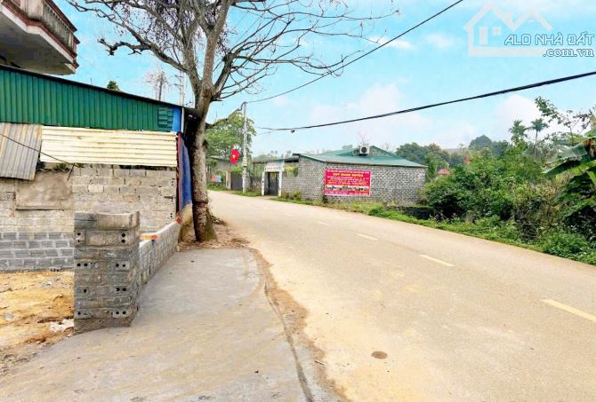 Bán mảnh đất 446,4m2 tại mặt đường nhựa 4 oto tránh ở Đồng Bèn-Quốc Oai-Hà Nội