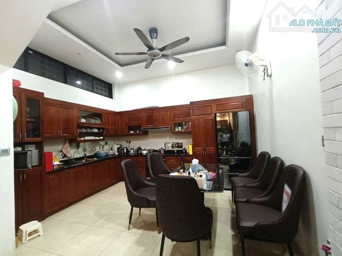 BÁN NHÀ PHÂN LÔ LÊ TRỌNG TẤN - THANH XUÂN - 100M2, 4 TẦNG, OTO TRÁNH, SỔ VUÔNG, XÂY TÂM HU
