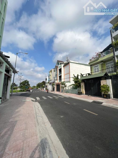 Bán đất mặt tiền 12m Phú Định, sát Hồ Học Lãm, An Dương Vương 5x20, chỉ 7 tỷ