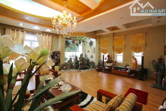 Bán nhà mặt phố Hàng Bài, quận Hoàn Kiếm, vị trí đẹp, 39m2, MT6m, 3 tầng đẹp.