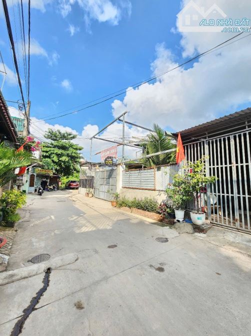 đất tặng nhà cấp 4 161.3m2 2ty5 TL gần đường Lê Thị Trung P.Bìn Chuẩn
