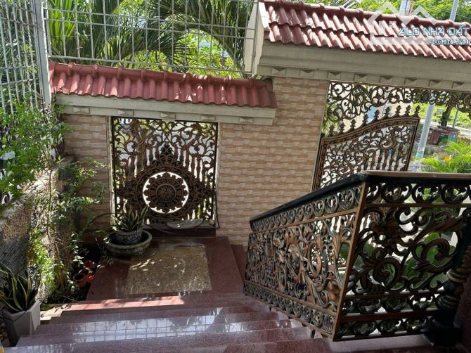 🔥🔥 BIỆT THỰ GỖ CAO CẤP - GIÁP NGUYỄN VĂN LINH QUẬN 7 - HUYỆN BÌNH CHÁNH - GIÁ 20 TỶ