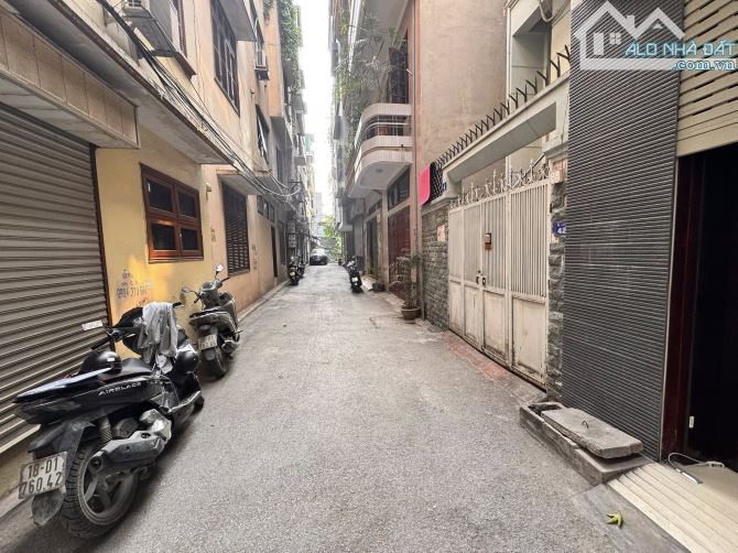 Hàng Hiếm. Bán Nhà 4 Tầng Ngõ ôtô Phố Trung Kính. 59m2 - MT:4m. Gần Phố, Ở Ngay.