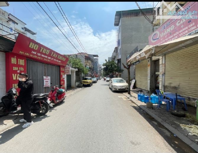 20.x Tỷ/120 M2/5 tầng/6 Mt/ Mặt Phố Cửu Việt