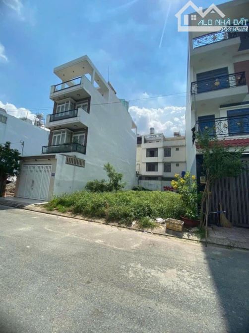 BÁN ĐẤT SỔ HỒNG RIÊNG (5M X 20M) PHONG PHÚ, BÌNH CHÁNH. CÁCH BẾN XE QUẬN 8 CHỈ 2KM