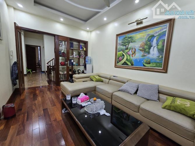 Bán nhà HỒ TÙNG MẬU – CẦU GIẤY, 36m2 x 5 tầng. NHÀ ĐẸP, ở luôn, Giá 6.75 tỷ.