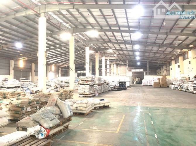 Cho thuê 2.500 và 3.800m2 kho xưởng tại Mê Linh - HN. Giá 80k.
