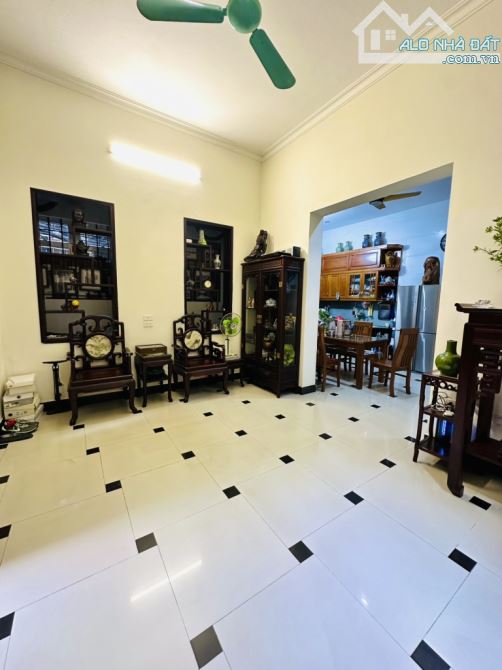 BÁN CĂN LÔ GÓC XÃ ĐÀN CỰC GẦN PHỐ - 50M2 - 5 TẦNG - 6M MẶT TIỀN - 11.6 TỶ - NỞ HẬU