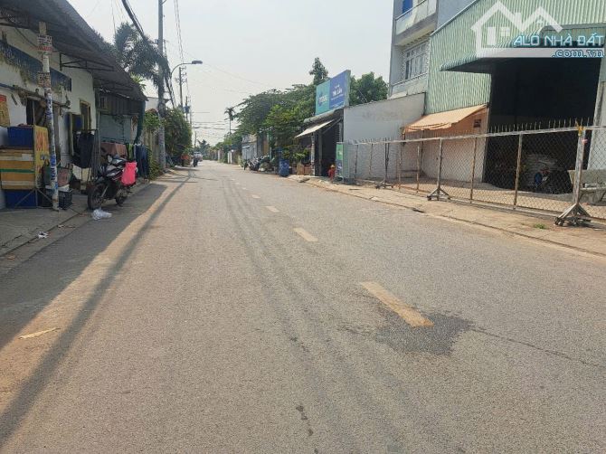 BÁN ĐẤT - LÔ GÓC 2 MẶT TIỀN - 600 M2 - (14 x 46m ) - AN PHÚ ĐÔNG - QUẬN 12. GIÁ: 17,8 TỶ.