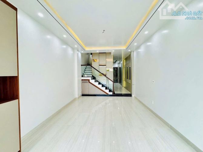 - Nhà TĐC A51 Hồ Sen - Lê Chân - HP đường nhựa 15m vỉa hè 3m ko lỗi lầm !!!! - 60m2 x 5 tầ
