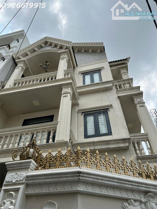Q7 NHÀ LÔ GÓC - GẦN NGUYỄN LƯƠNG BẰNG - Ô TÔ NGỦ NHÀ - 90M2 - NHỈNH 11 TỶ