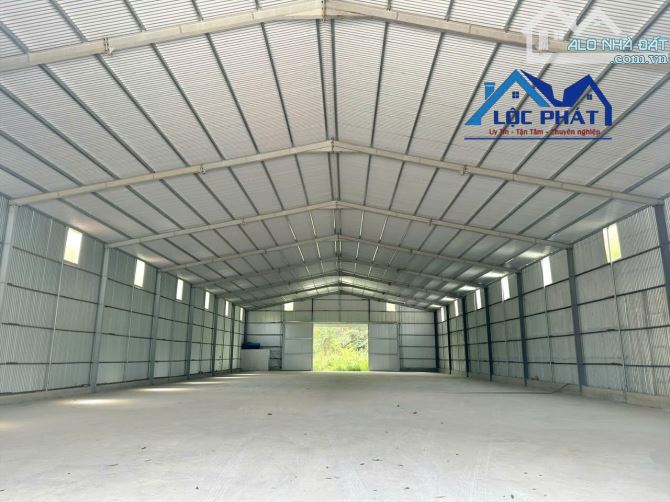 Cho thuê nhà xưởng 1.400 giá chỉ 30 triệu. Thiện Tân-Vĩnh Cửu-Đồng Nai