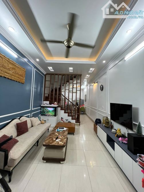 MẠC THÁI TỔ. CẦU GIẤY. HÀ NỘI.  PHÂN LÔ Ô TÔ TRÁNH. 50 M2. GIÁ 22,6 TỶ.