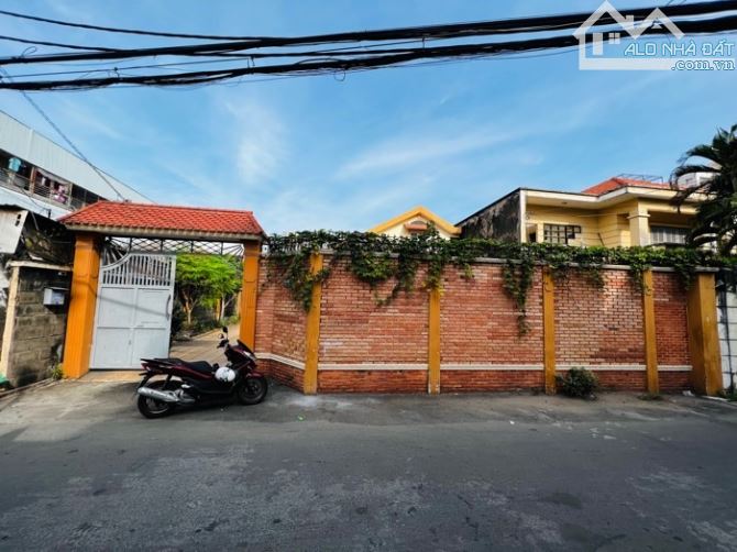 Bán nhà 2 tầng, 15m x 33m, hẻm xe tải, gần sân bay, Trường Chinh, phường 15, Tân Bình