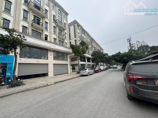 Bán nhà phân lô Vạn Phúc, Hà Đông, kinh doanh, ô tô tránh 64m2, mặt tiền 4m, 15 tỷ.
