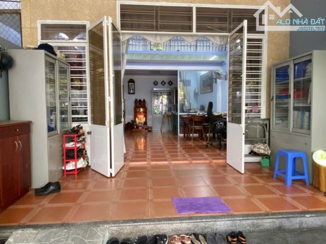 ♣ Nhà Kiệt thẳng 30m ra MT Đống Đa, 110m2, 3PN, sân rộng mát giá cực tốt 4.5 tỷ