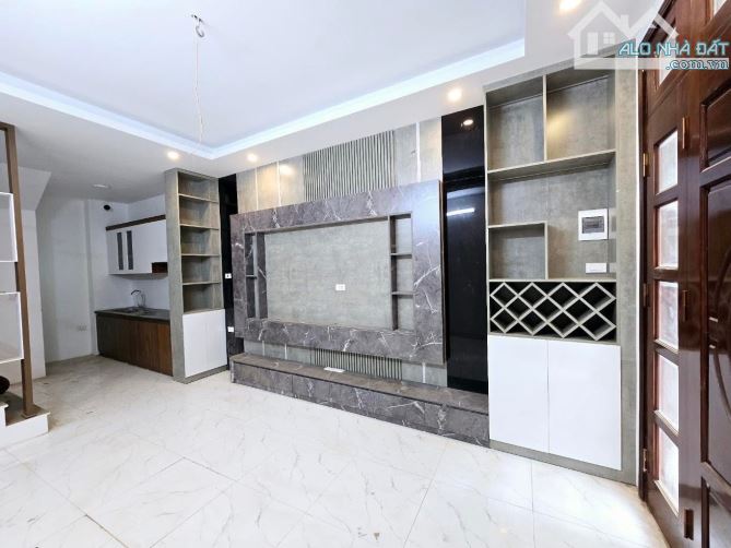 NHÀ PHỐ THANH AM - 33M2– 5 TẦNG - MT3.8M– FULL NỘI THẤT – Ô TÔ